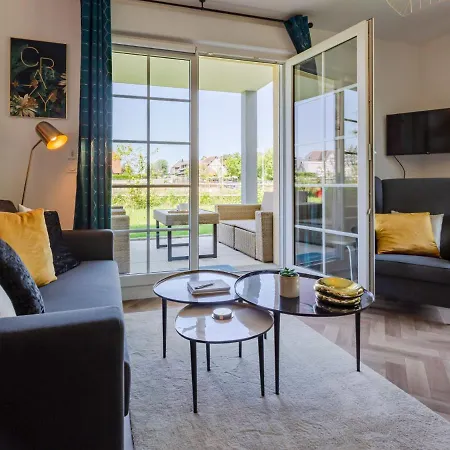 アパート Nouvelle Vague-2 By Interhome *